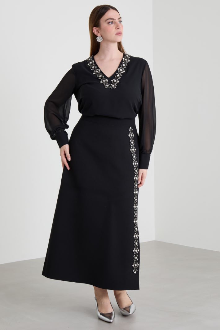 Skirt with embroidered stones Intrend