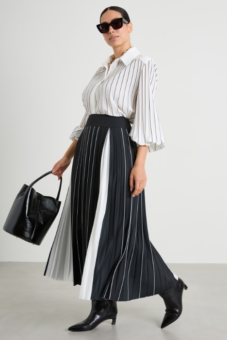 Pleated crepe skirt Intrend