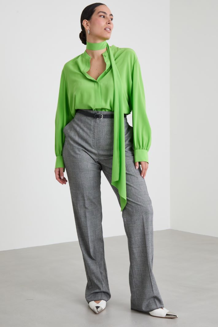 Camicia in crépe con foulard Intrend - 3