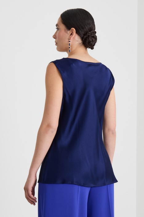 Top de satén con drapeado