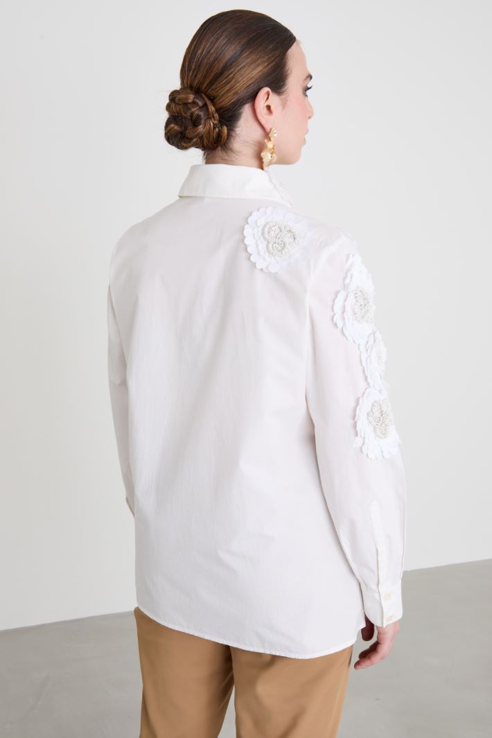 Camicia con ricami in tono Intrend - 2