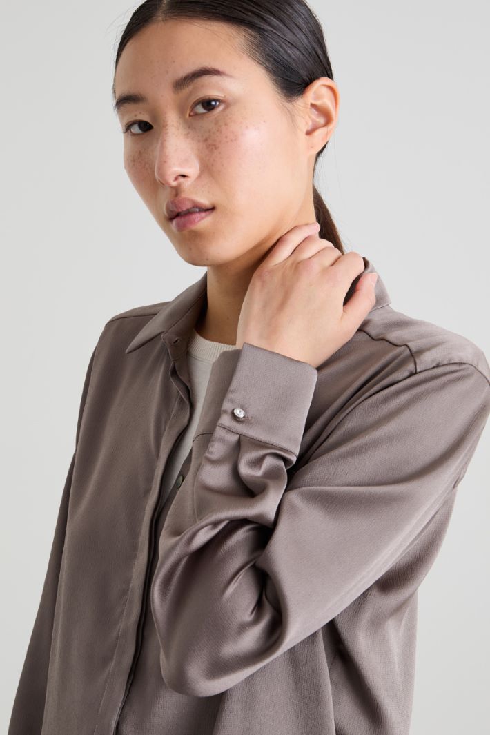 Camicia in raso martellato Intrend