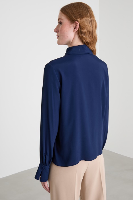 Blusa fluida in misto seta