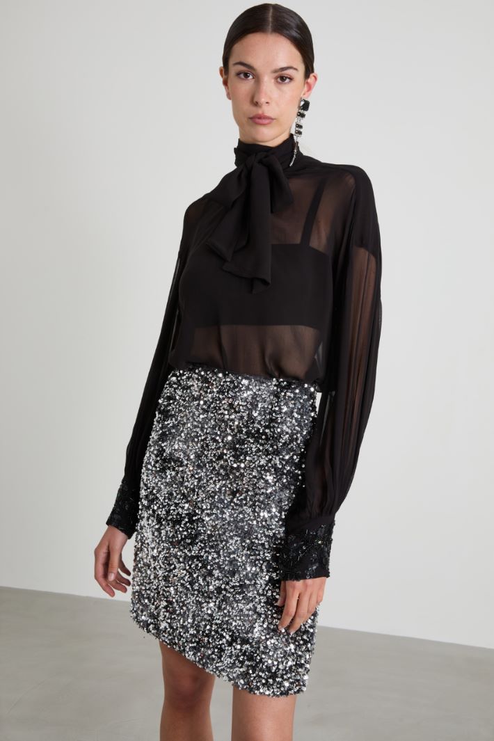 Blusa con polsini ricamati Intrend