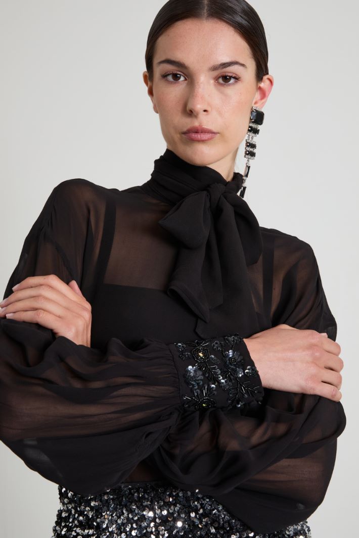 Blusa con polsini ricamati Intrend - 4