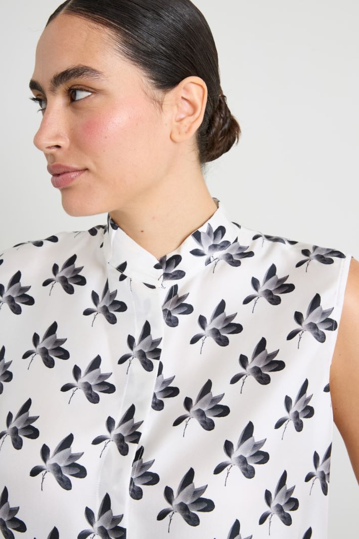 Silk twill blouse Intrend - 4