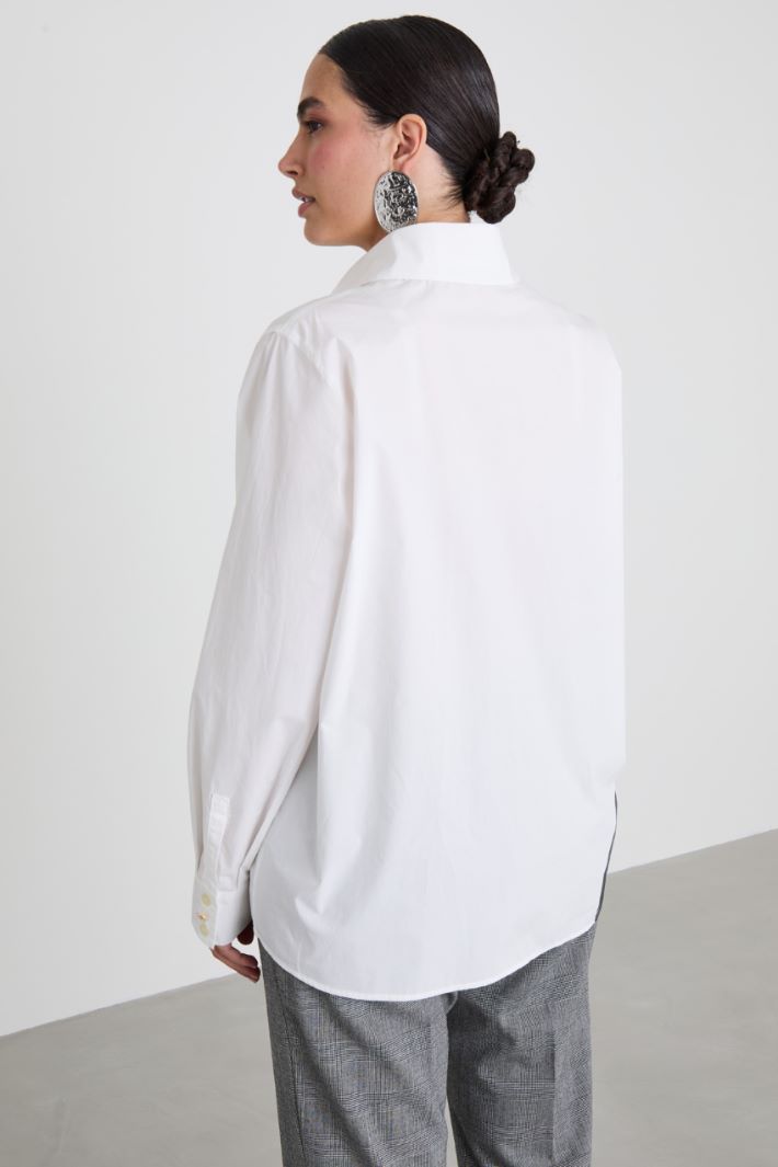 Print-adorned poplin shirt Intrend - 2