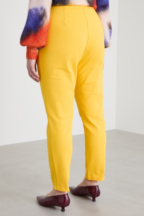Pantaloni slim in tela
