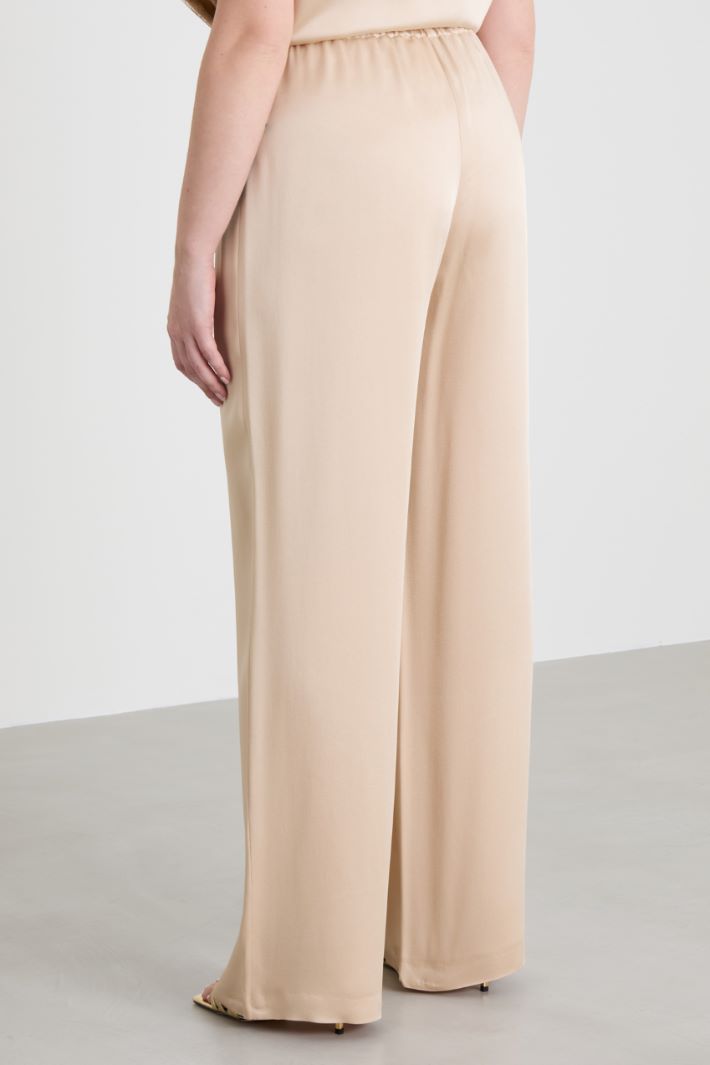 Pantaloni in enver satin lucido