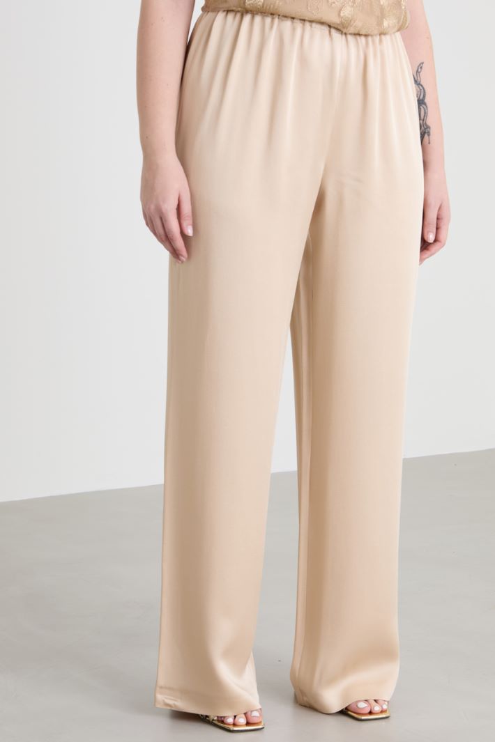 Pantaloni in enver satin lucido