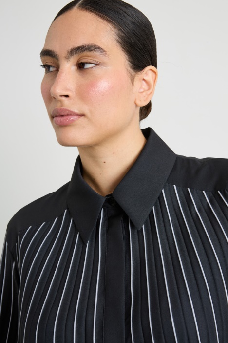 Camisa de crepé de China plisado