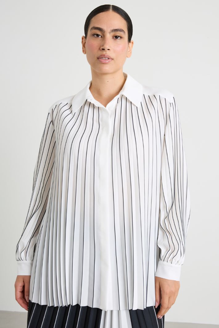 Pleated crepe shirt Intrend