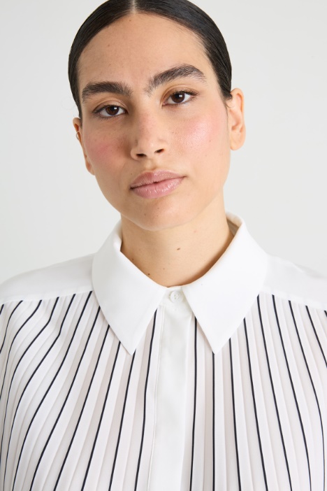 Camicia in crépe plissé