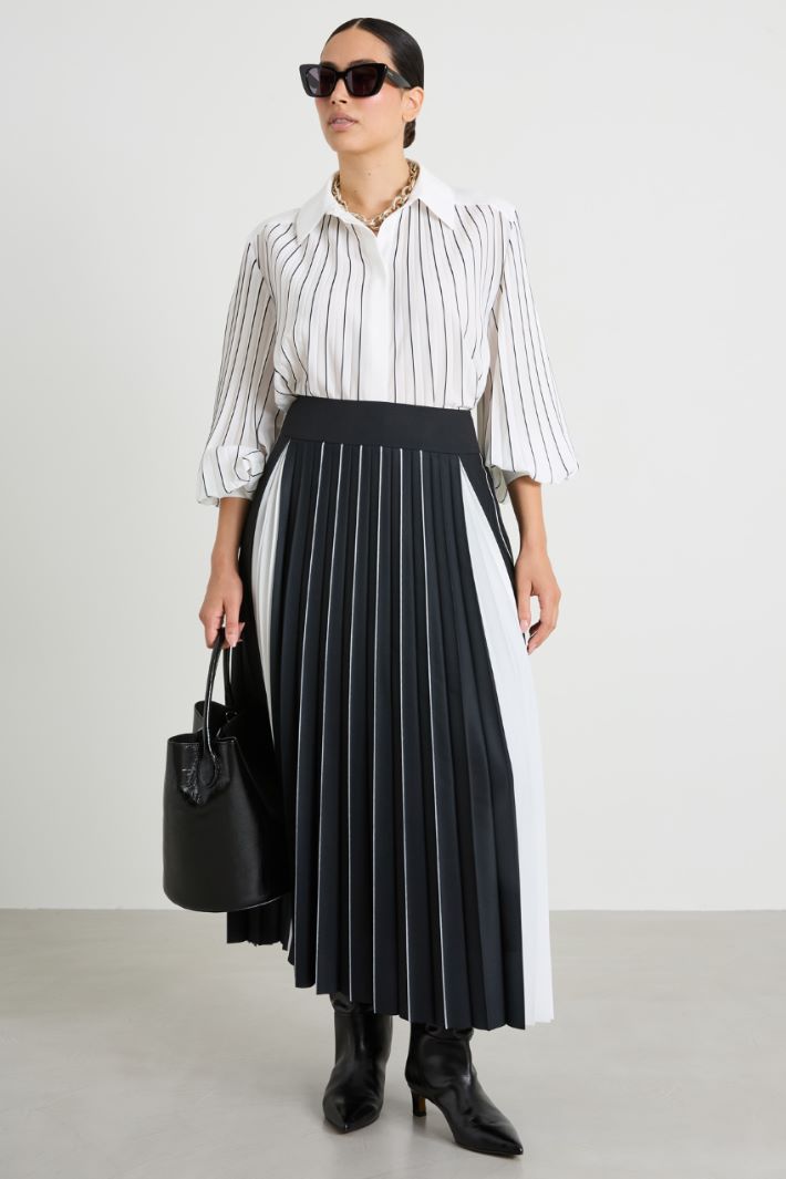 Pleated crepe shirt Intrend - 3
