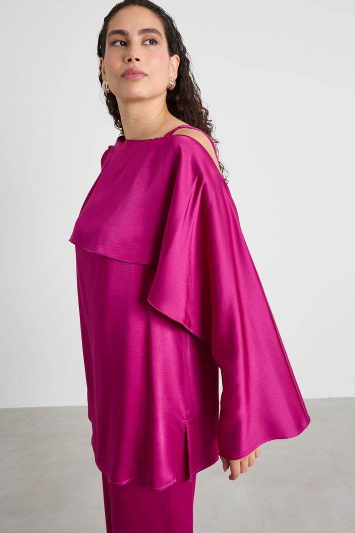 Asymmetrical envers satin tunic Intrend