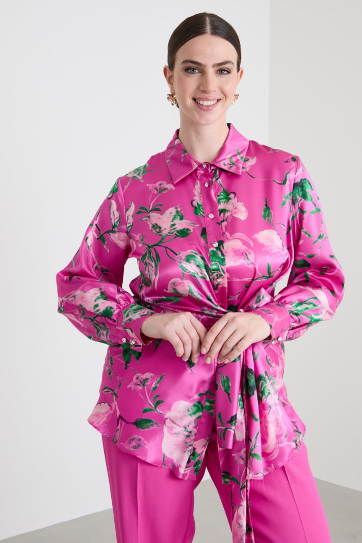 Satin shirt with sash Intrend - 4