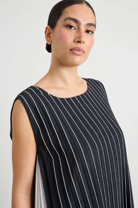 Abito in crépe plissé