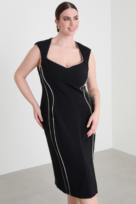 Abito a tubino con strass