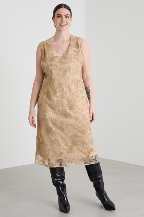 Abito in tulle ricamato