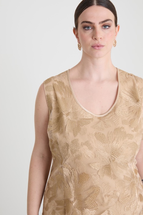 Abito in tulle ricamato