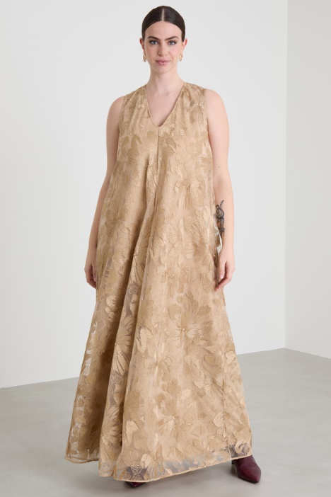Abito lungo in tulle ricamato Intrend