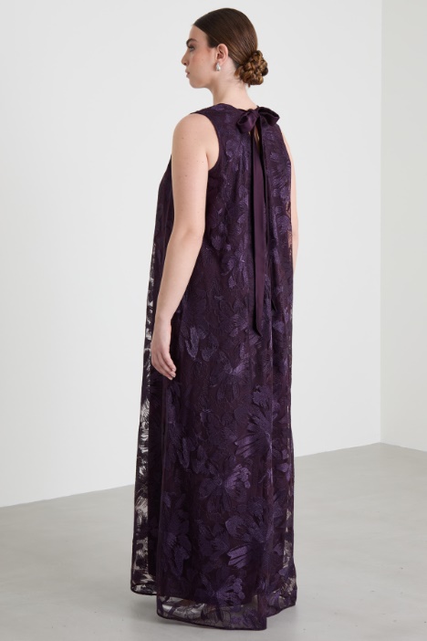 Abito lungo in tulle ricamato