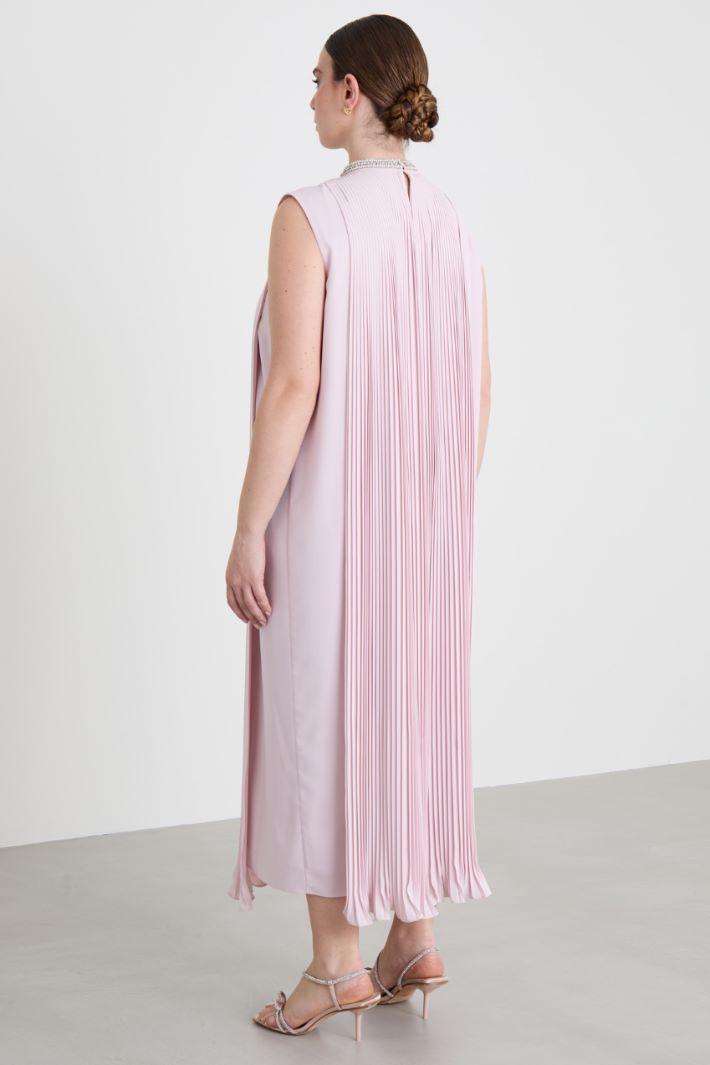 Vestido de crepé plisado Intrend - 3
