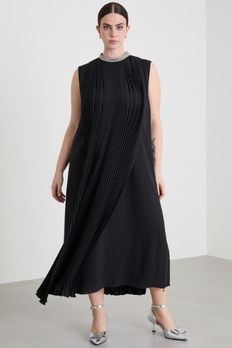 Abito in crépe plissé