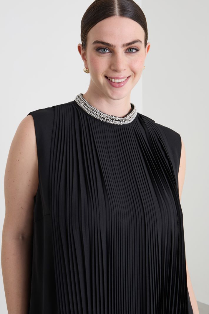 Vestido de crepé plisado Intrend - 4