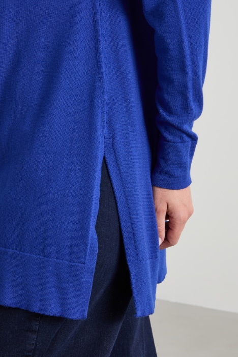 Maglia in lana con spacchi