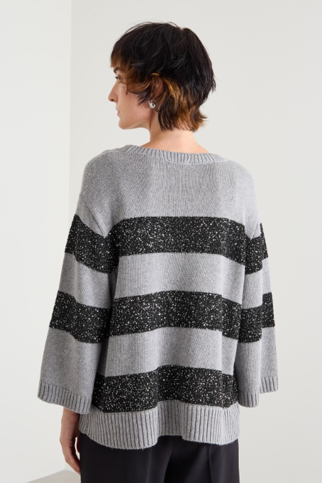 Suéter con lentejuelas