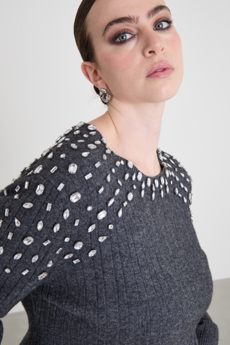 Maglia a coste con strass