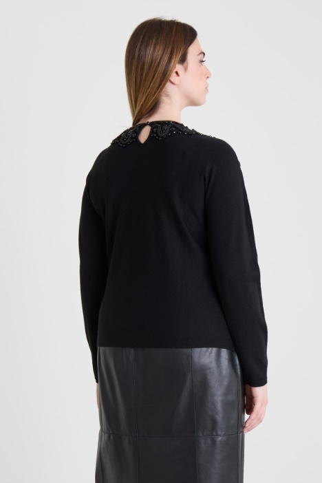 Maglia in viscosa con ricamo