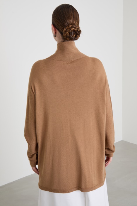 Maglia a collo alto in lana