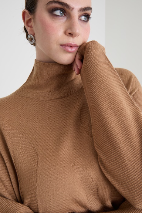 Maglia a collo alto in lana