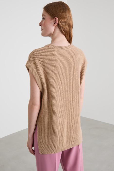 Maglia smanicata a coste