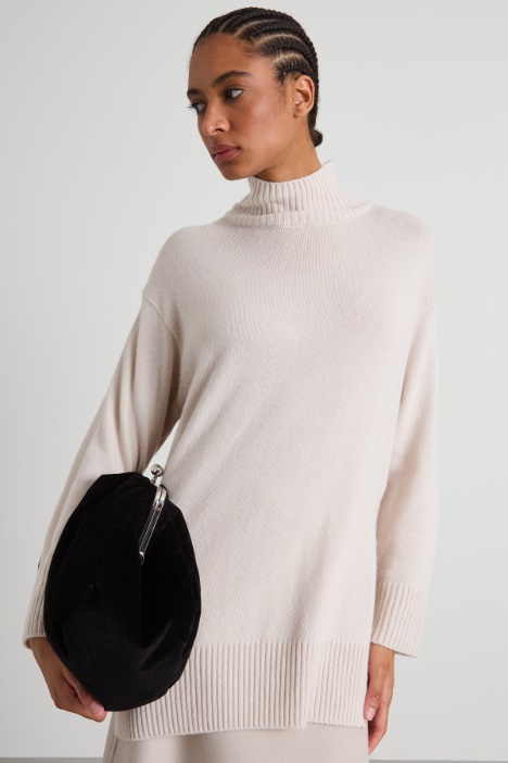 Maglia lunga a collo alto Intrend