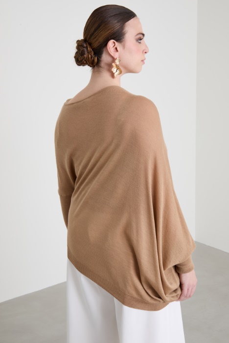 Maglia asimmetrica in lana