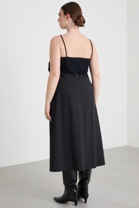 Combinación de punto y encaje