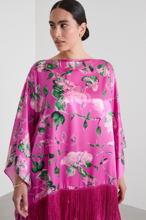 Poncho in raso con frange