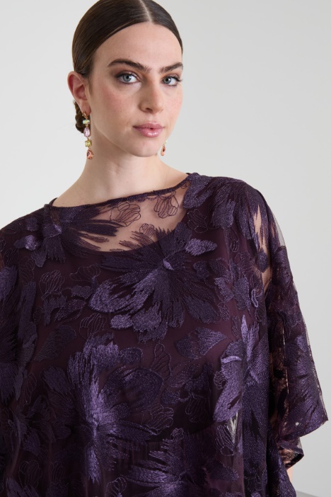 Poncho in tulle ricamato