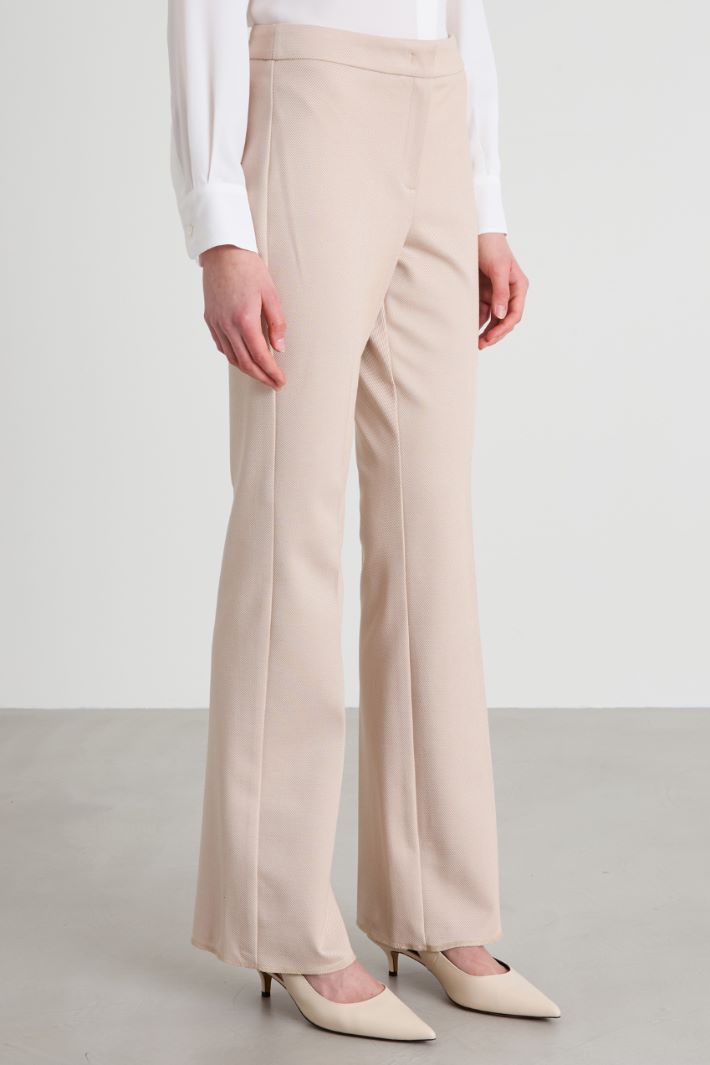 Pantalones acampanados de punto jacquard Intrend - 2