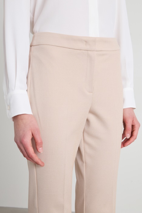 Pantalones acampanados de punto jacquard