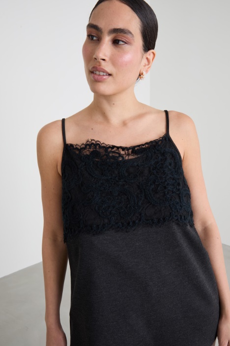 Top in jersey con pizzo