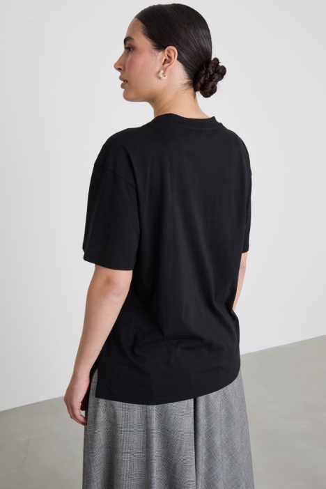 T-shirt in jersey con ricamo