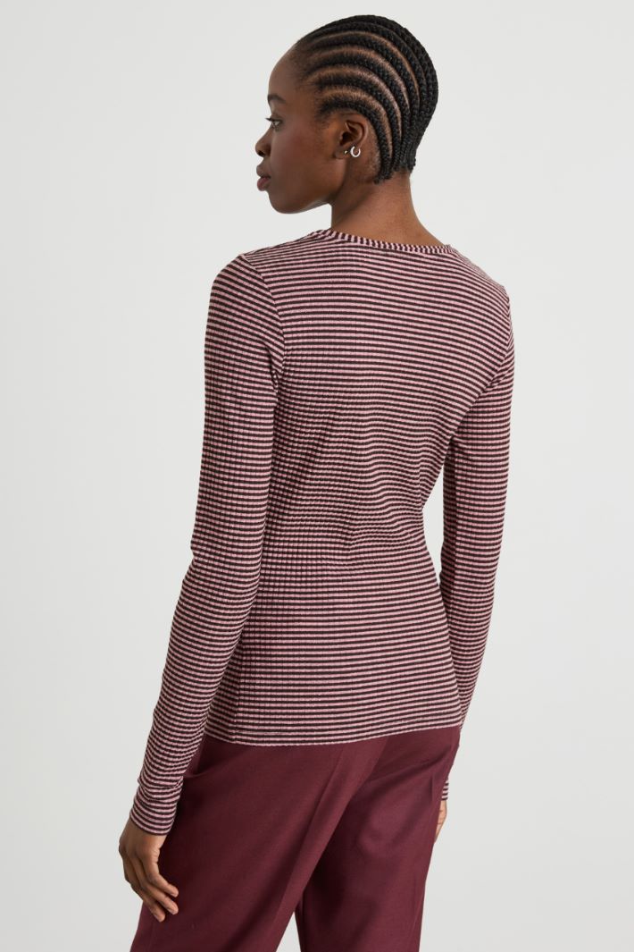 Semi-fitted T-shirt Intrend - 2