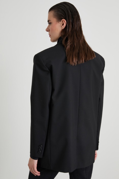 Blazer con solapas bordadas