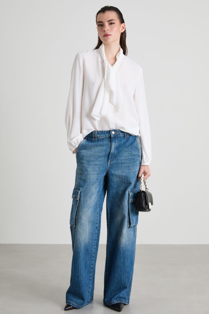 Crepe blouse with scarf Intrend - 3