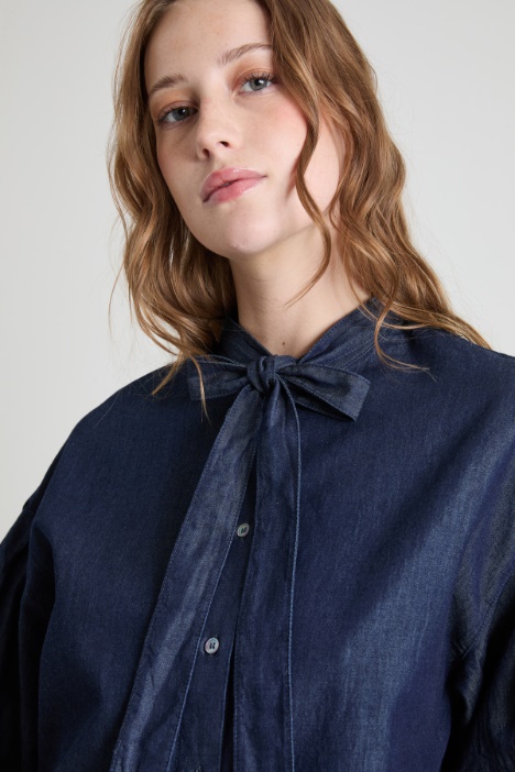 Camisa con cuello fular