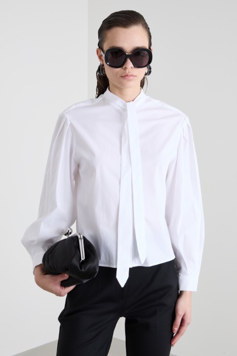 Shirt with with a ribbon to tie Intrend